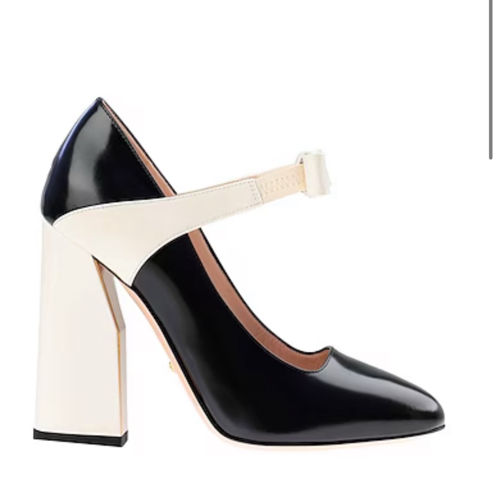Gucci Polished Calfskin Nimue Bow Mary Jane Pumps Black White